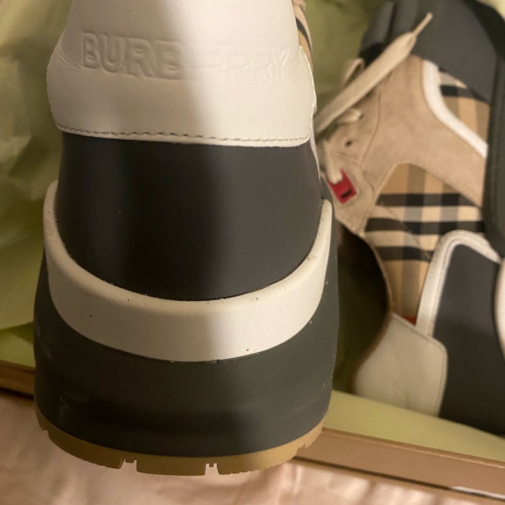 Burberry sneakers - Picture 8 of 13